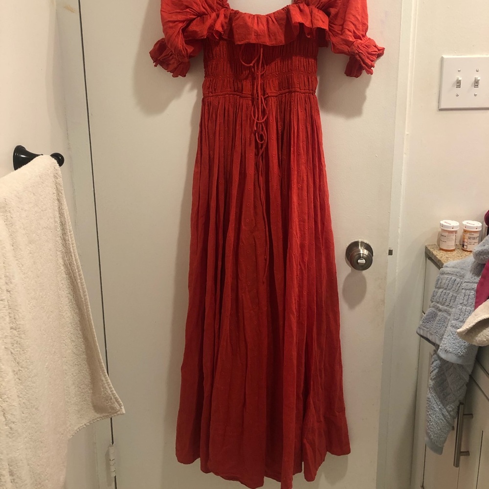**SOLD** Doen Sol dress in Tomato red - Picture 4 of 6